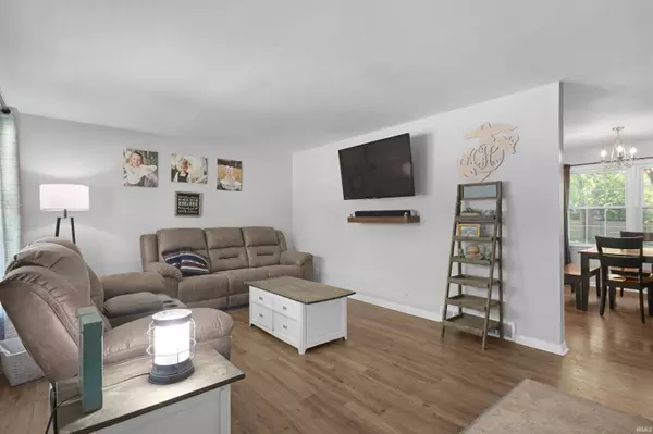 8311 Outer Lincoln Avenue, Newburgh, IN 47630