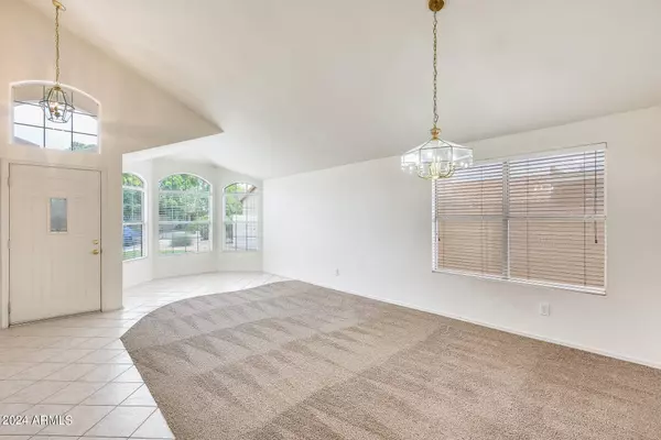 7939 W KIMBERLY Way, Glendale, AZ 85308