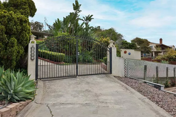 8903 Bowling Green DR, La Mesa, CA 91941