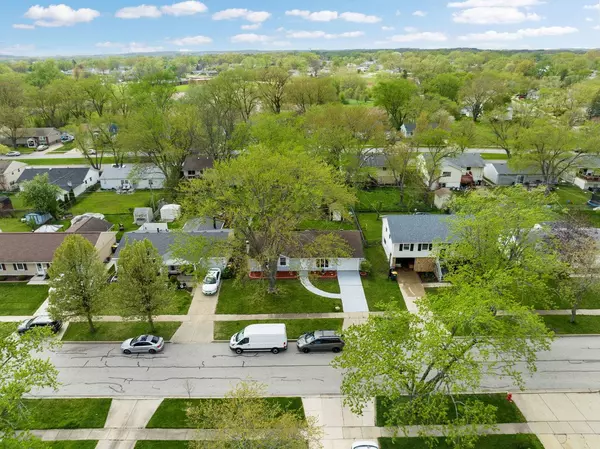 110 Villa Road, Streamwood, IL 60107