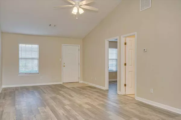 417 FLOWING CREEK DR, Evans, GA 30809