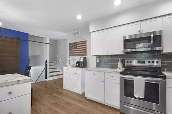 8311 Outer Lincoln Avenue, Newburgh, IN 47630