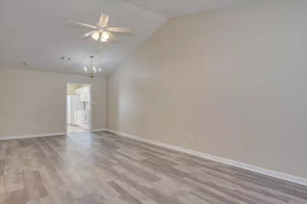 417 FLOWING CREEK DR, Evans, GA 30809