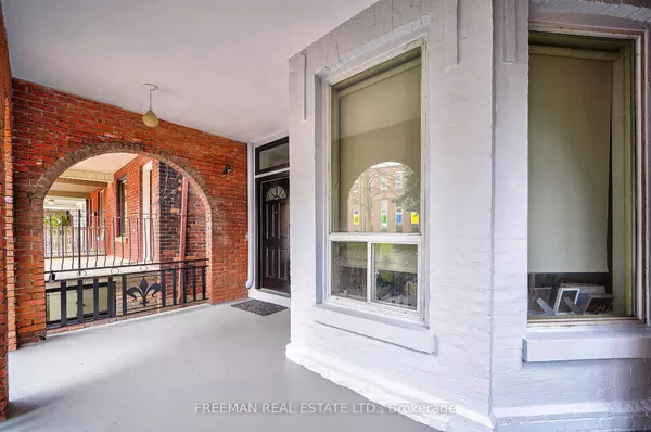 435 Manning Ave, Toronto, ON M6G 2V6