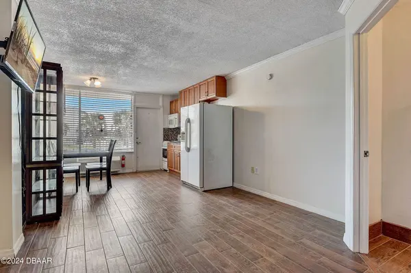 935 S Atlantic AVE #202, Daytona Beach, FL 32118