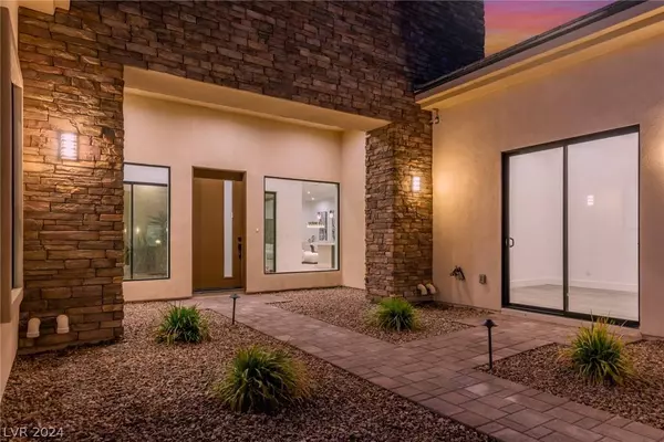 7082 Maverick Street, Las Vegas, NV 89131