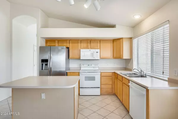 7939 W KIMBERLY Way, Glendale, AZ 85308