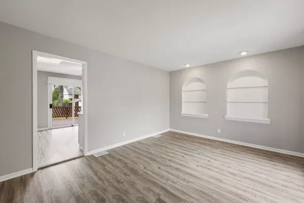 110 Villa Road, Streamwood, IL 60107