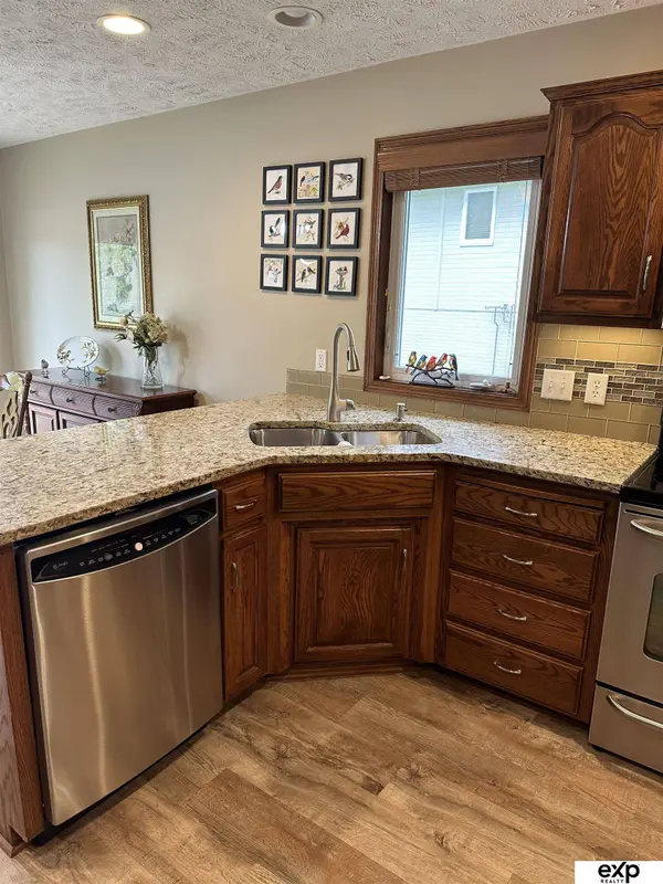 16709 Jaynes Circle, Omaha, NE 68116