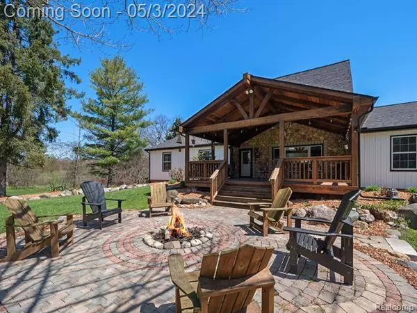 7291 Cedar Lake Road, Pinckney, MI 48169