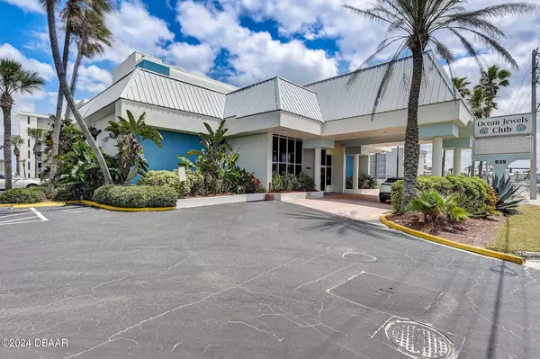 935 S Atlantic AVE #202, Daytona Beach, FL 32118