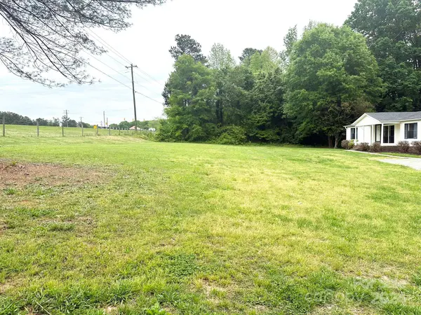 2555 S Nc 16 HWY, Newton, NC 28658