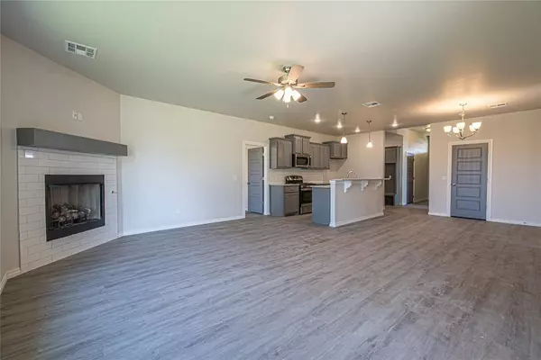 4728 Sandhill Dr, Enid, OK 73703