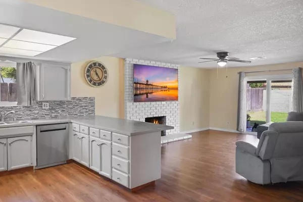 948 Harvard Avenue, Clovis, CA 93612