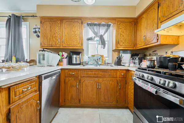 9821 S RIDGELAND, Oak Lawn, IL 60453