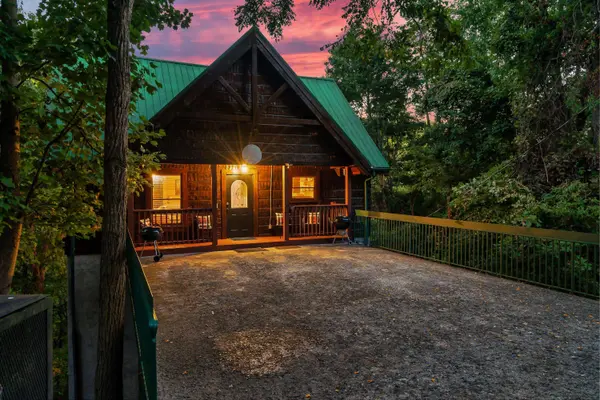 1341 N Baden DR, Gatlinburg, TN 37738