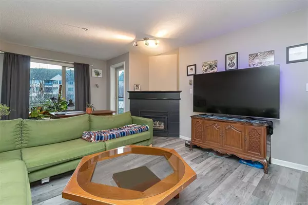 27 Songhees Rd #202, Victoria, BC V9A 7M6