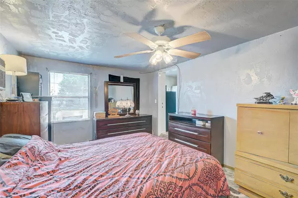 2425 ELKCAM BLVD, Port Charlotte, FL 33952