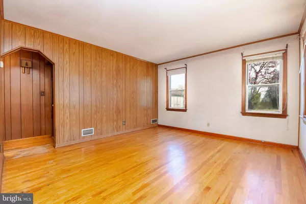 10 DINSMORE AVE, Glen Burnie, MD 21061