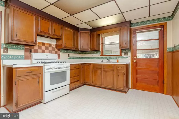 10 DINSMORE AVE, Glen Burnie, MD 21061