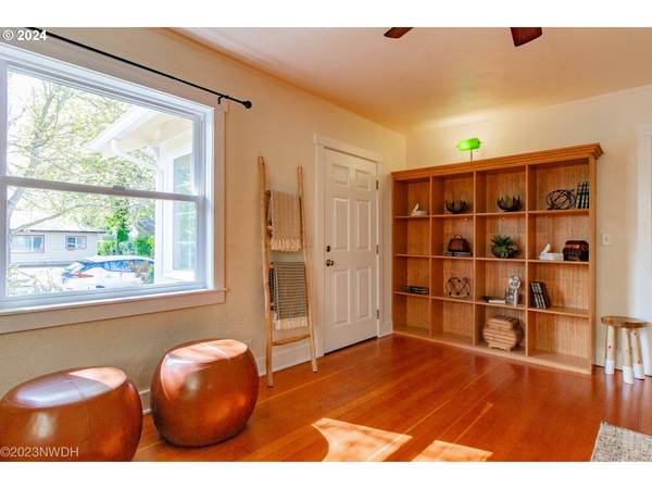 2477 KINCAID ST, Eugene, OR 97405