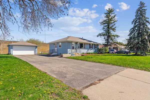 5000 Howe LN, Brooklyn Center, MN 55429