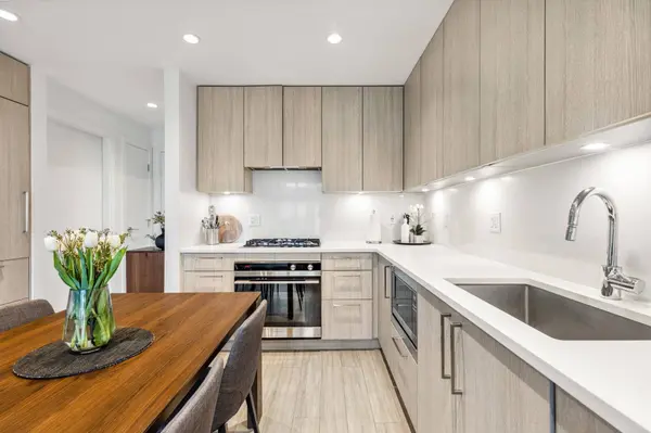 707 E 3RD ST #202, North Vancouver, BC V7L 1G8