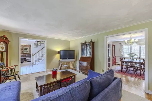 23 Willow Ridge Rd, North Andover, MA 01845