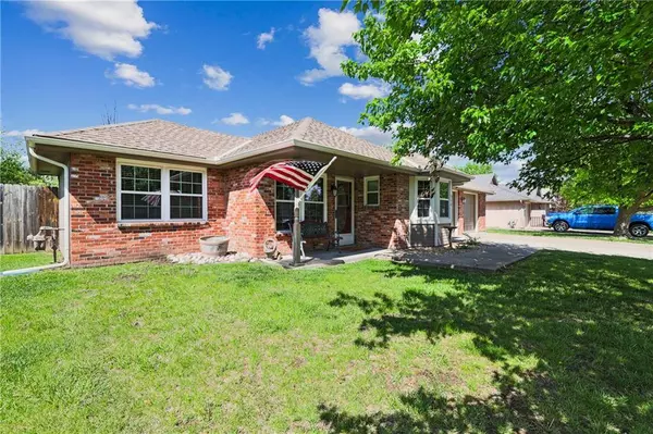 514 NW Willow DR, Grain Valley, MO 64029