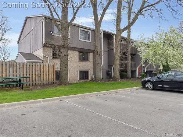 29860 W 12 MILE Road 608, Farmington Hills, MI 48334