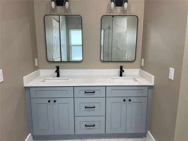 6606 ELLIOT DR, Tampa, FL 33615