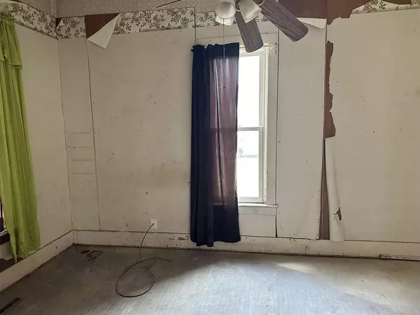 417 E F, Kingman, KS 67068