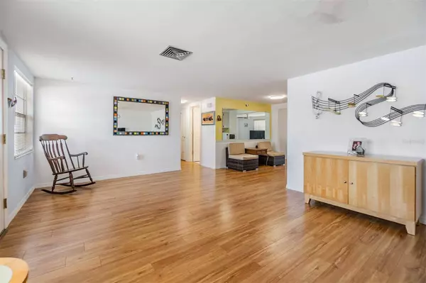 5614 SAREN DR, New Port Richey, FL 34652