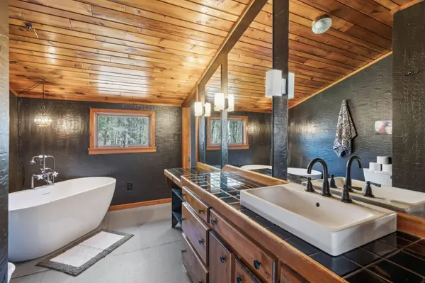 166 Old Webster RD, Lewiston, ME 04240