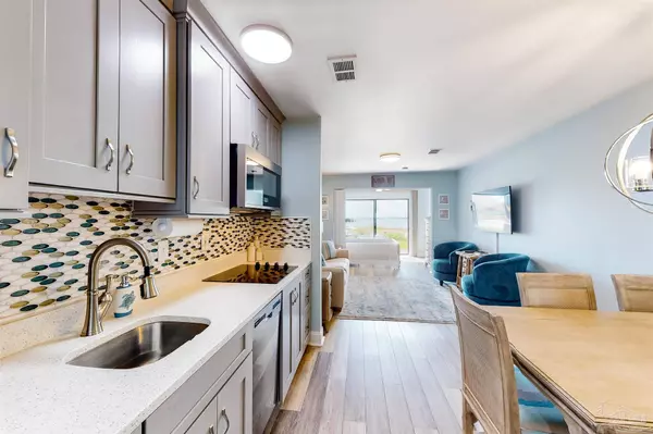 7453 Sunset Harbor Dr, Navarre Beach, FL 32566