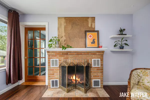 1006 Covell NW Avenue, Grand Rapids, MI 49504