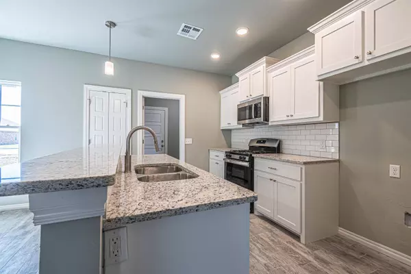 4516 Sandhill Dr, Enid, OK 73703