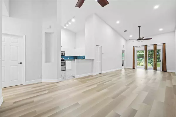 9959 Galleon DR, West Palm Beach, FL 33411