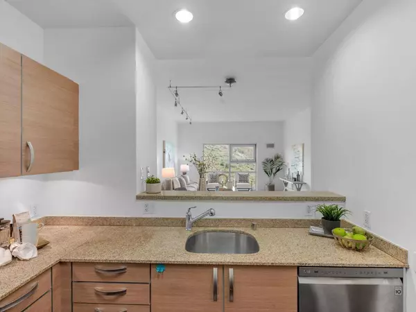 1 Mandalay PL 1610, South San Francisco, CA 94080