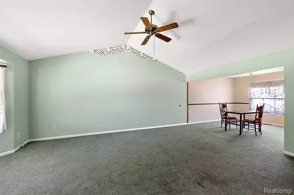 45340 Inverness Circle, Macomb, MI 48044