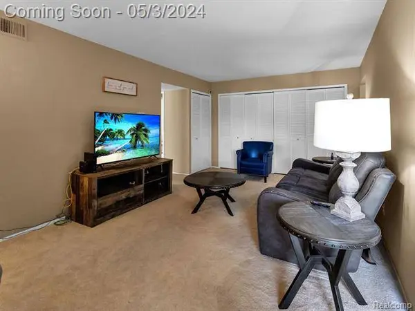 29860 W 12 MILE Road 608, Farmington Hills, MI 48334