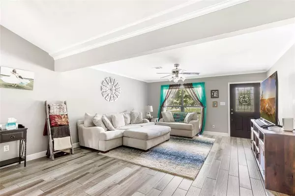 4502 Sherri LN, Crosby, TX 77532