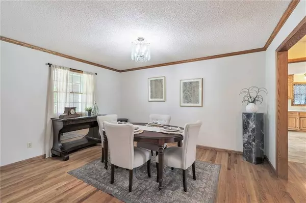 1004 SW Stoney Point DR, Grain Valley, MO 64029