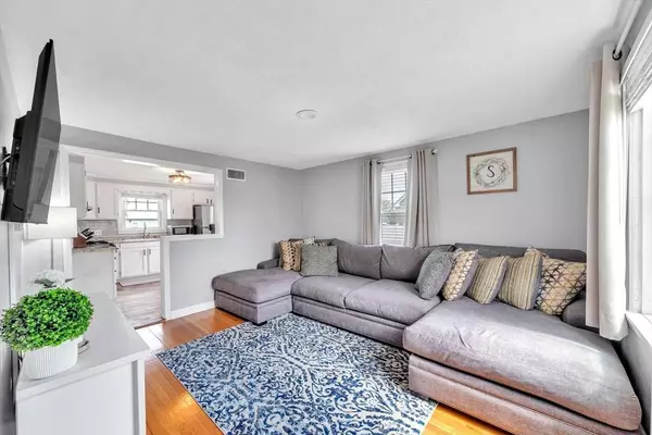 48 Clairmont Ave, Chicopee, MA 01013