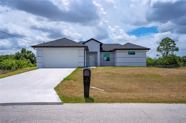 2035 Wanda AVE N, Lehigh Acres, FL 33971