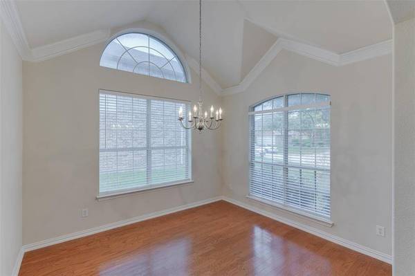 2736 Vela Grand Prairie Road, Grand Prairie, TX 75054