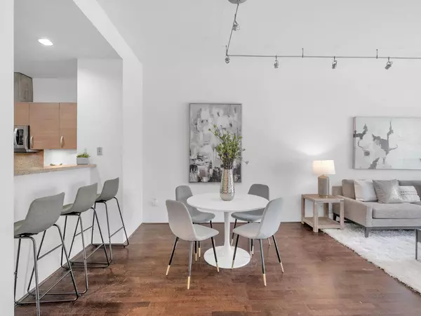 1 Mandalay PL 1610, South San Francisco, CA 94080