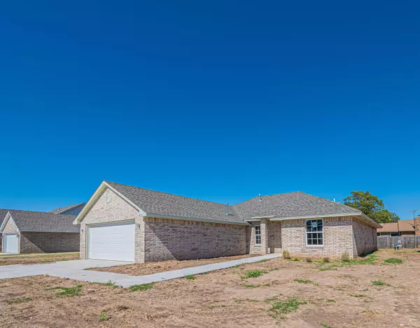 4516 Sandhill Dr, Enid, OK 73703