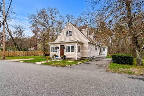 8 Cunningham St, Wilmington, MA 01887