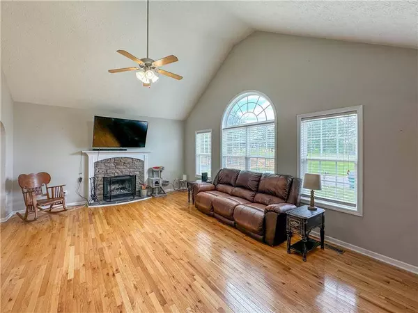 16 Hopkins Farm DR, Adairsville, GA 30103